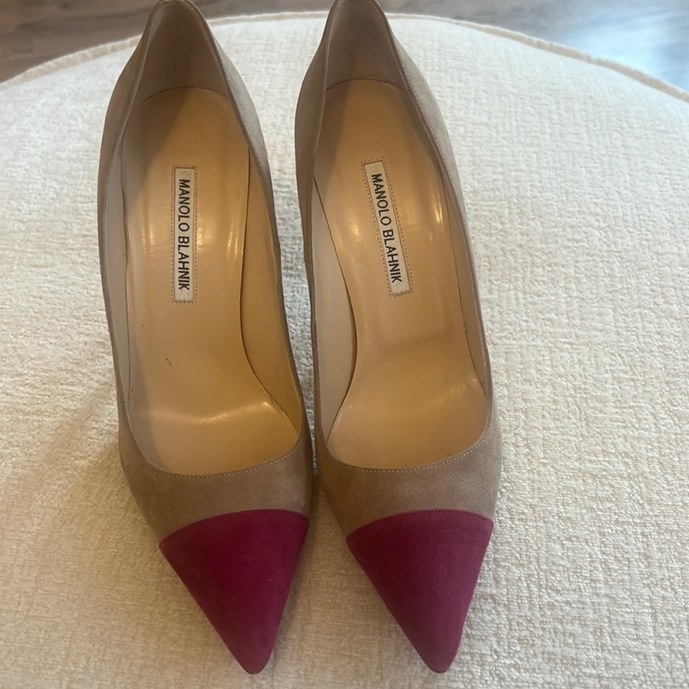 Manolo BLAHNIK beige and fuschia pointed pumps